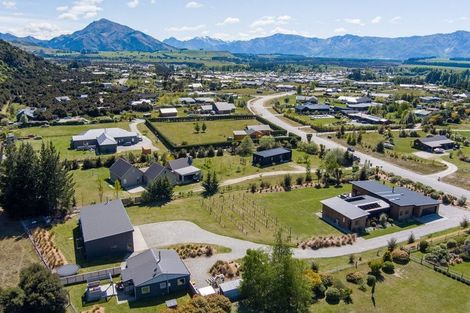 Photo of property in 22 Old Racecourse Road, Albert Town, Wanaka, 9305