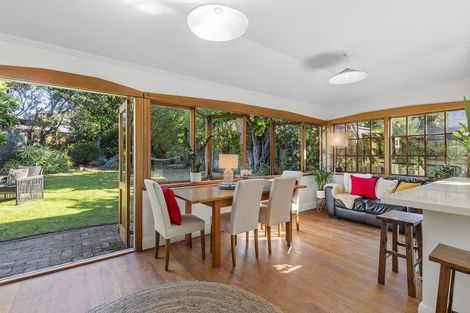 Photo of property in 65 Marine Parade, Seatoun, Wellington, 6022