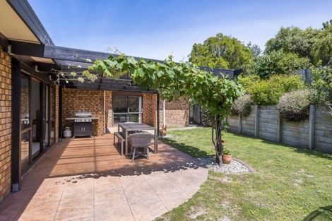 Photo of property in 32 Sunburst Court, Paraparaumu Beach, Paraparaumu, 5032