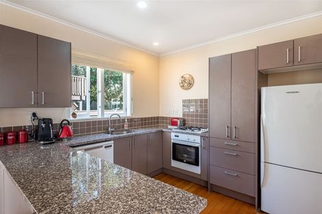 Photo of property in 6a Pupuke Road, Hillcrest, Auckland, 0627