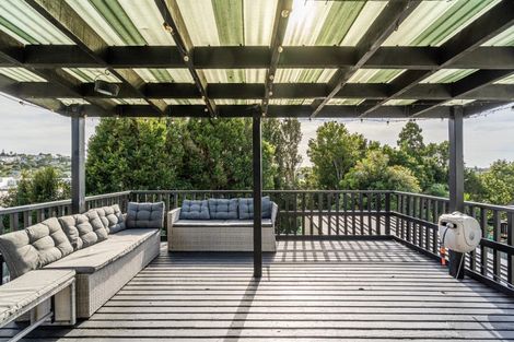 Photo of property in 2/20 Celeste Place, Totara Vale, Auckland, 0627