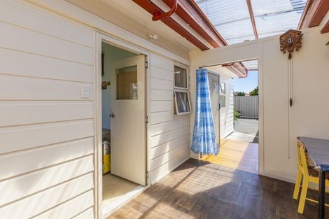 Photo of property in 106 Latham Street, Marewa, Napier, 4110