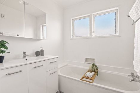 Photo of property in 2 Beryl Place, Pukehangi, Rotorua, 3015