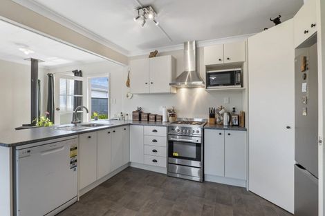 Photo of property in 140 Miranda Street, Stratford, 4332