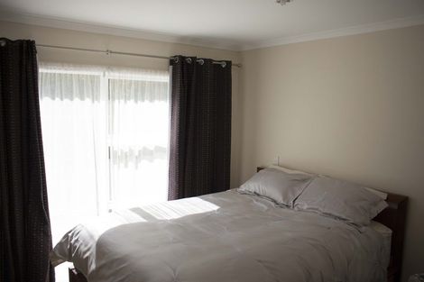 Photo of property in 29a Turville Crescent, Newlands, Wellington, 6037