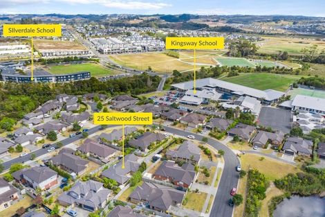 Photo of property in 25 Saltwood Street, Red Beach, 0932