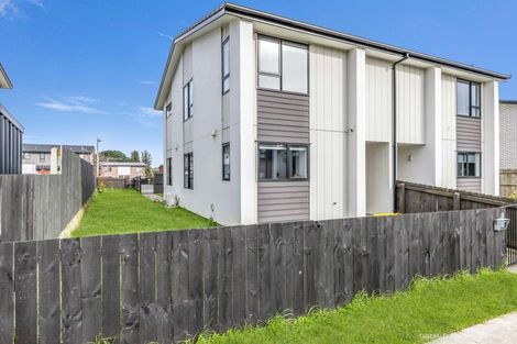 Photo of property in 27 Discovery Place, Marfell, New Plymouth, 4310