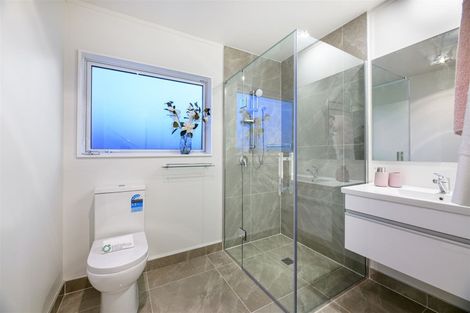 Photo of property in 3/42 Pomaria Road, Henderson, Auckland, 0610