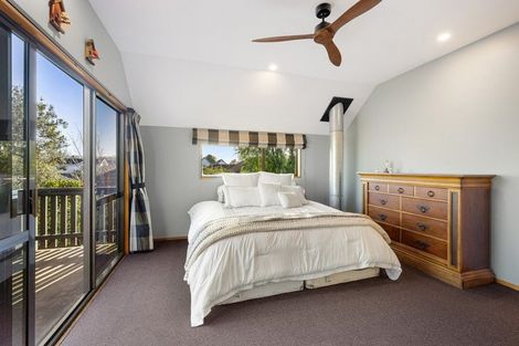 Photo of property in 5b Regency Crescent, Redwood, Christchurch, 8051