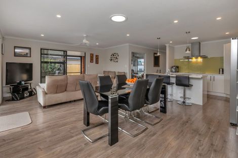 Photo of property in 5 Sando Way, One Tree Point, 0118