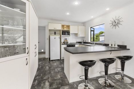 Photo of property in 49u3 Ranui Terrace, Tawa, Wellington, 5028