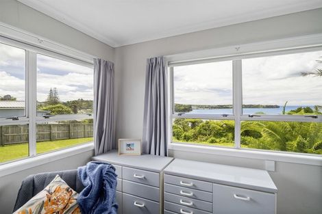 Photo of property in 97 Tiri Road, Tindalls Beach, Whangaparaoa, 0930
