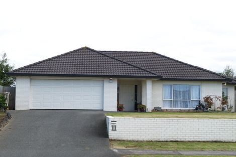 Photo of property in 11 Faldo Drive, Golflands, Auckland, 2013
