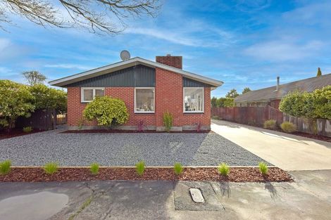 Photo of property in 14 Newbridge Place, Ilam, Christchurch, 8041