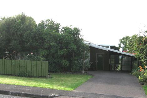 Photo of property in 44 Gill Avenue, Te Atatu Peninsula, Auckland, 0610