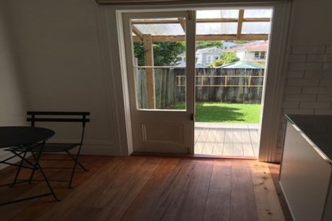 Photo of property in 21 Wright Street, Mount Cook, Wellington, 6021