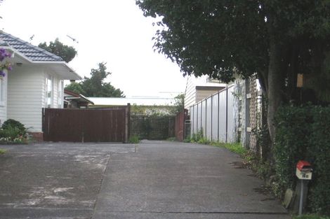 Photo of property in 1/4 Edwards Avenue, Henderson, Auckland, 0610