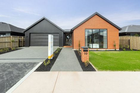 Photo of property in 32 Finstock Way, Rolleston, 7614