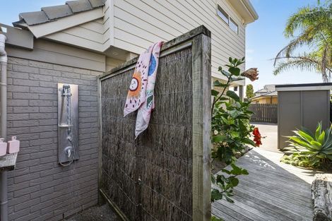 Photo of property in 10 Lee Street, Mount Maunganui, 3116