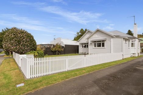 Photo of property in 24 Twelfth Avenue, Tauranga South, Tauranga, 3112