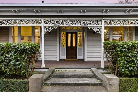 Photo of property in 8 Aikmans Road, Merivale, Christchurch, 8014