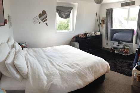 Photo of property in 56f1- Mary Crescent, Elderslea, Upper Hutt, 5018