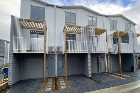 Photo of property in 5/2 Moor Avenue, Te Atatu Peninsula, Auckland, 0610