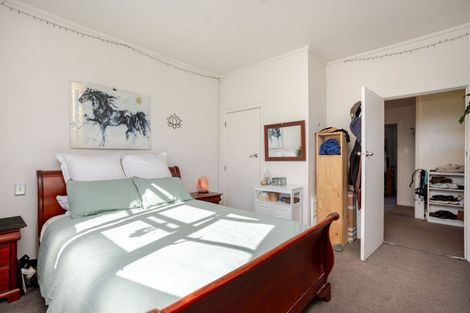 Photo of property in 28 Fox Street, Woodville, 4920
