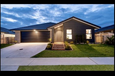 Photo of property in 15 Kotiate Street, Papamoa Beach, Papamoa, 3118