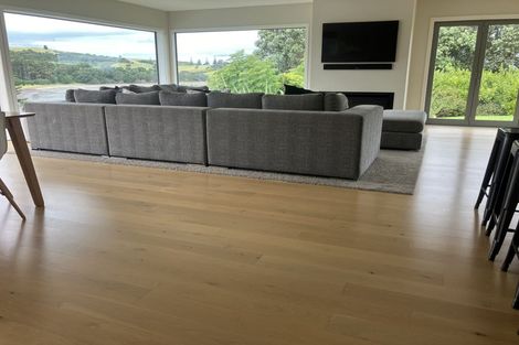 Photo of property in 92 Shakespear Road, Army Bay, Whangaparaoa, 0930