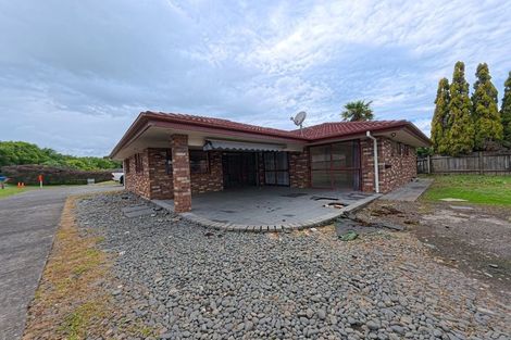 Photo of property in 593 Great South Road, Rosehill, Papakura, 2113