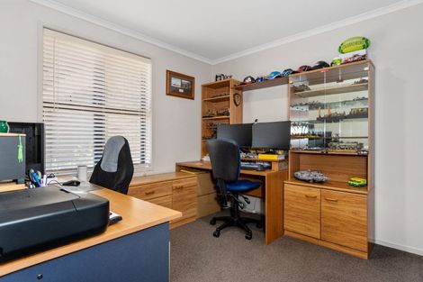 Photo of property in 1 Kakapo Place, Pyes Pa, Tauranga, 3112