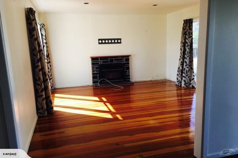 Photo of property in 18 Kirrie Avenue, Te Atatu South, Auckland, 0610