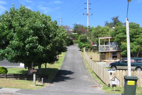 Photo of property in 31 Santiago Crescent, Unsworth Heights, Auckland, 0632