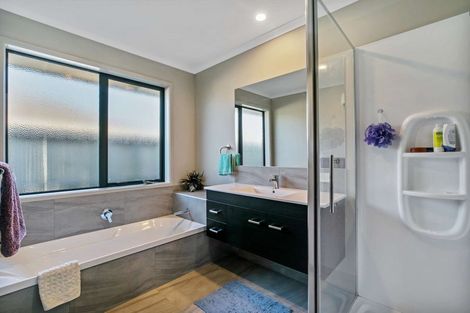 Photo of property in 6 Leet Crescent, Papamoa Beach, Papamoa, 3118