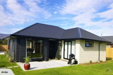 Photo of property in 14 Hebbard Court, Albert Town, Wanaka, 9305