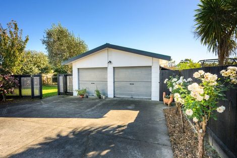 Photo of property in 53 Raglan Avenue, Cloverlea, Palmerston North, 4412