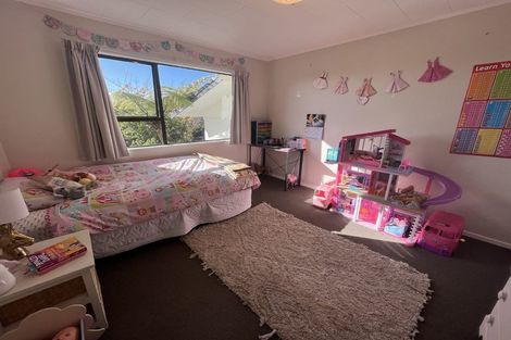 Photo of property in 18b Parkinson Close, Whitby, Porirua, 5024