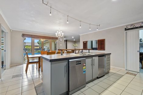 Photo of property in 12 Parkwood Place, Huntington, Hamilton, 3210