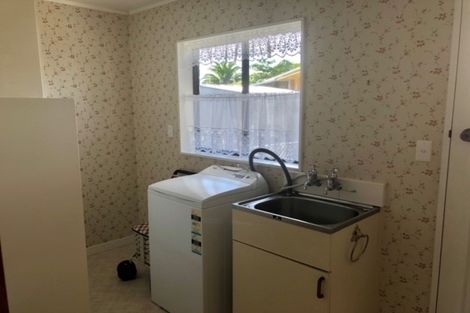 Photo of property in 16a Hornsby Street, Carterton, 5713