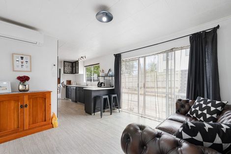 Photo of property in 37 Fraser Drive, Feilding, 4702