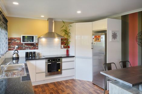 Photo of property in 9 Manahi Place, Woodend, 7610