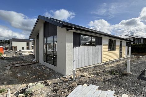 Photo of property in 2 Cutfield Lane, Kumeu, 0810