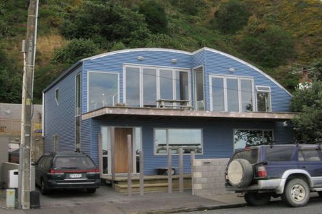 Photo of property in 202 The Esplanade, Island Bay, Wellington, 6023