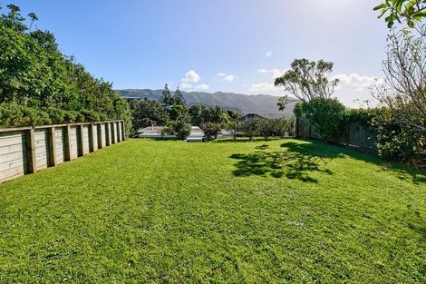 Photo of property in 41 Raroa Terrace, Tawa, Wellington, 5028