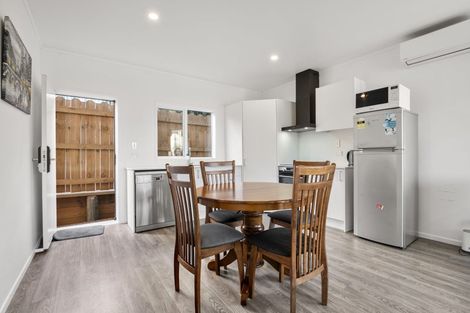 Photo of property in 15 Rosario Crescent, Red Beach, 0932