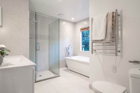 Photo of property in 6 Tree Fern Trail, Campbells Bay, Auckland, 0630