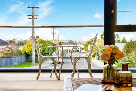 Photo of property in 2/644 Te Atatu Road, Te Atatu Peninsula, Auckland, 0610
