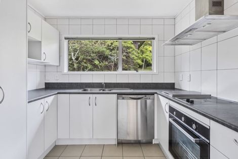 Photo of property in 2/9 Paruru Avenue, Northcote, Auckland, 0627