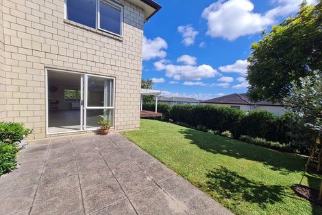 Photo of property in 18 Laurel Oak Drive, Schnapper Rock, Auckland, 0632